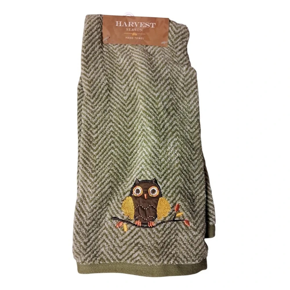2 Piece Bath Hand Towel Set. One Fingertip Towel And One Hand Towel New
